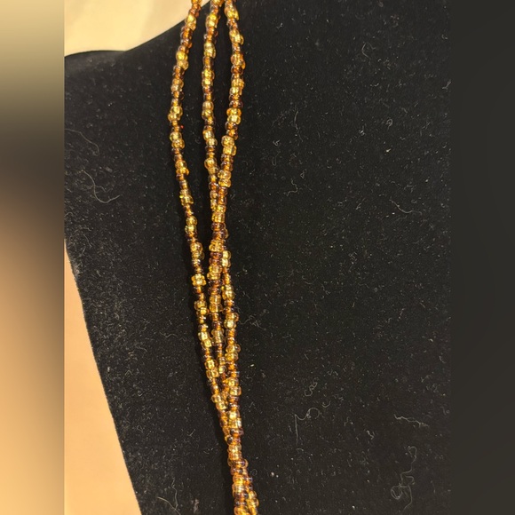 Vintage glass beaded necklace. Necklace gold toned & amber in color. Two stones - Picture 3 of 6